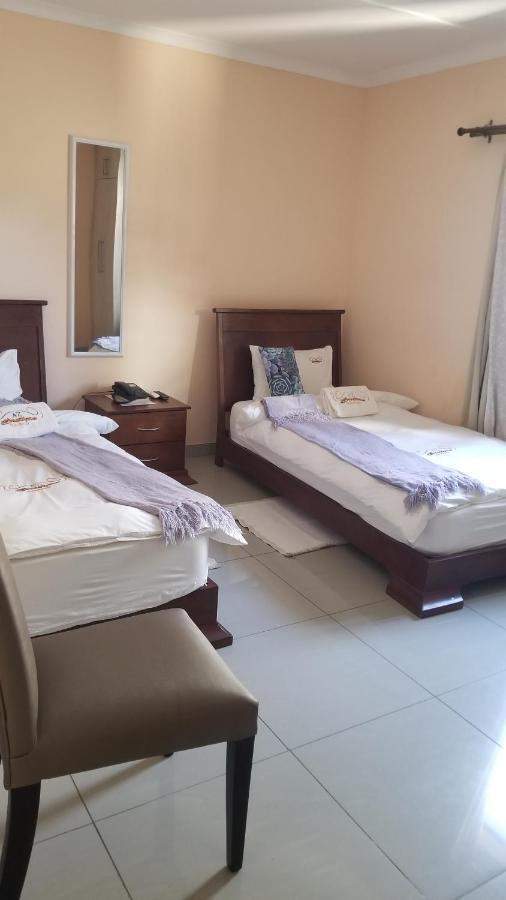 A-Z Boutique Guesthouse Windhoek Esterno foto