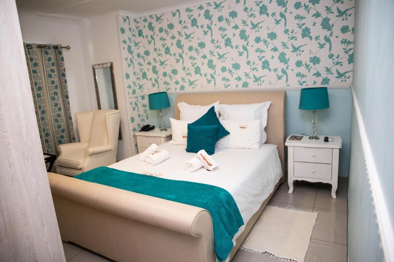 A-Z Boutique Guesthouse Windhoek Esterno foto