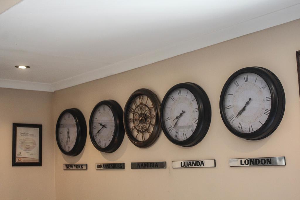 A-Z Boutique Guesthouse Windhoek Esterno foto