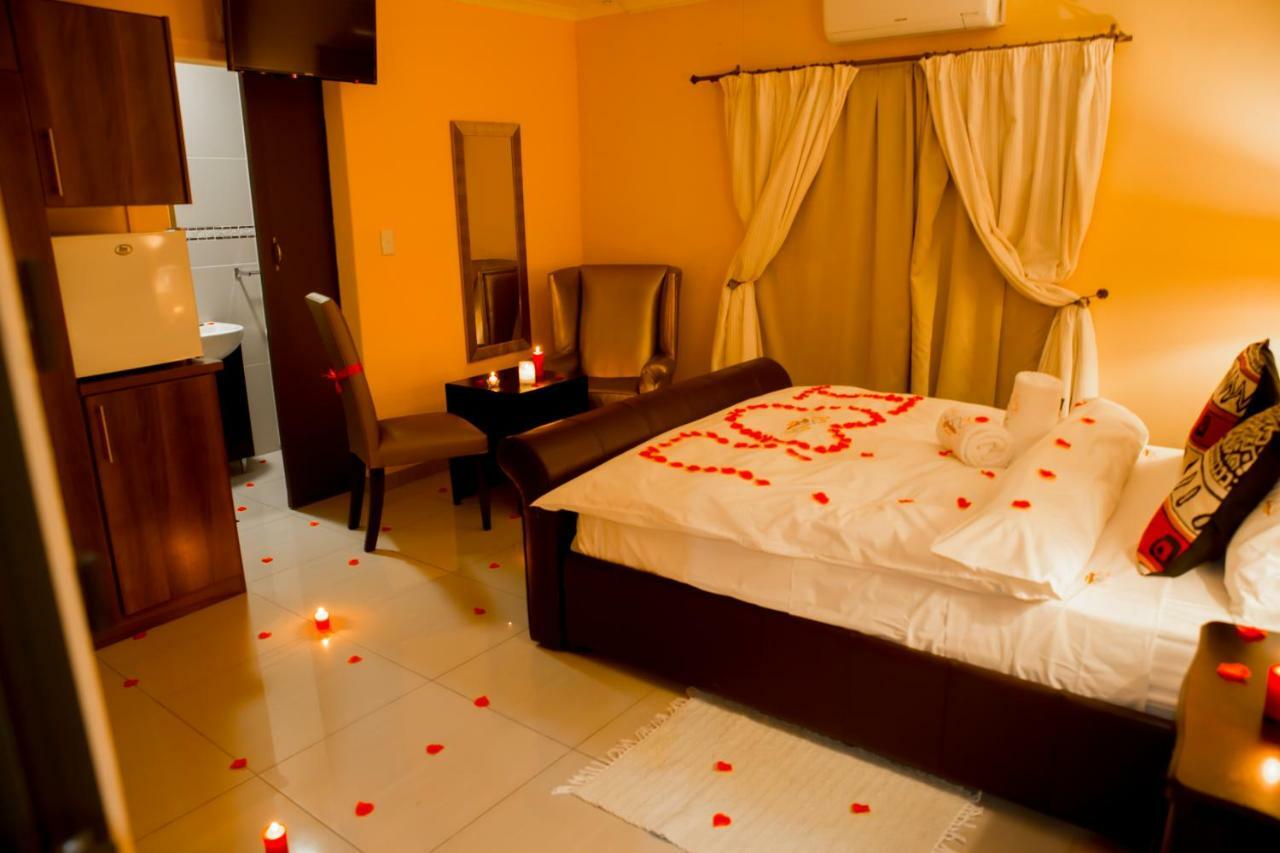 A-Z Boutique Guesthouse Windhoek Esterno foto