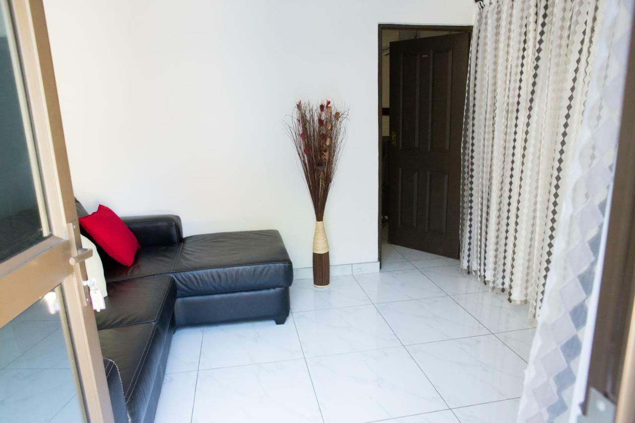 A-Z Boutique Guesthouse Windhoek Esterno foto