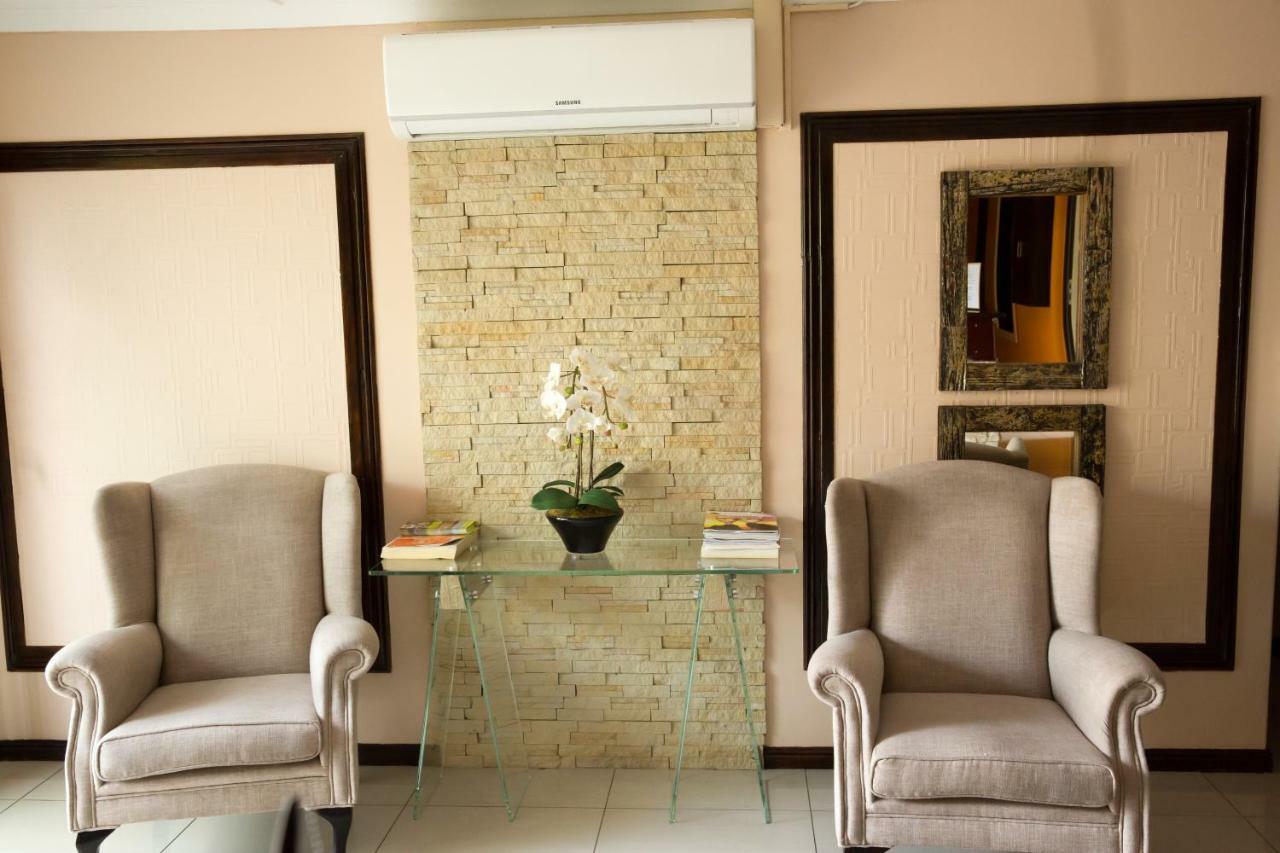 A-Z Boutique Guesthouse Windhoek Esterno foto