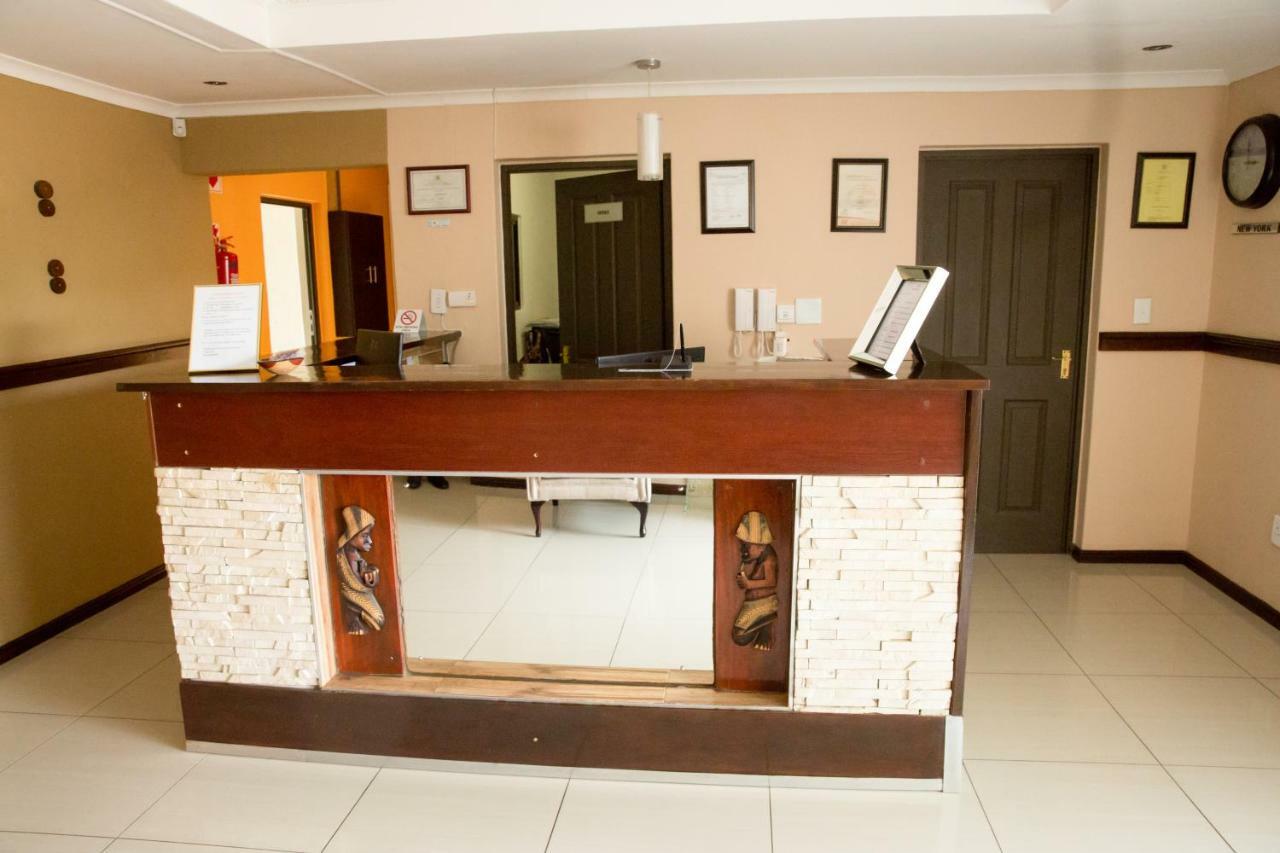 A-Z Boutique Guesthouse Windhoek Esterno foto