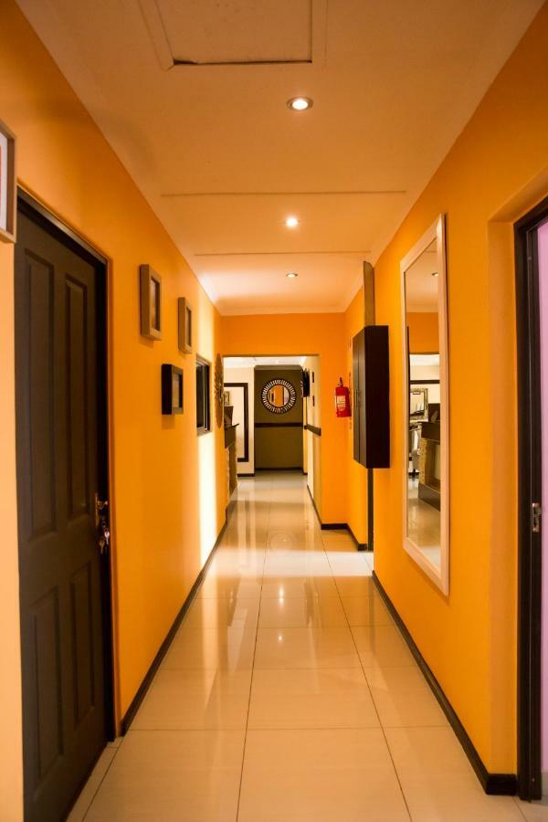 A-Z Boutique Guesthouse Windhoek Esterno foto
